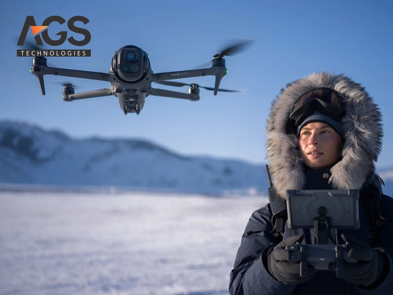 DJI Mavic 4 Pro có khả năng xoay ngang 360 độ hoàn toàn và nghiêng lên đến 70 độ