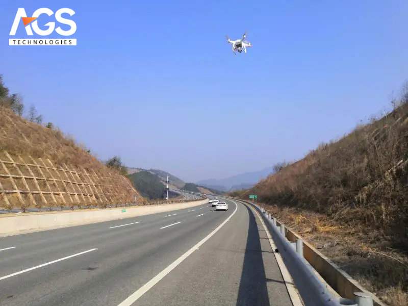 Drone có thể dễ dàng tiếp cận các khu vực khó khăn, nguy hiểm