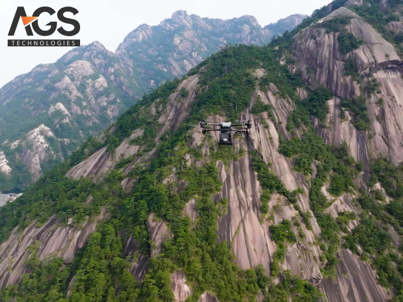 Drone vận chuyển thiết bị vật tư điện