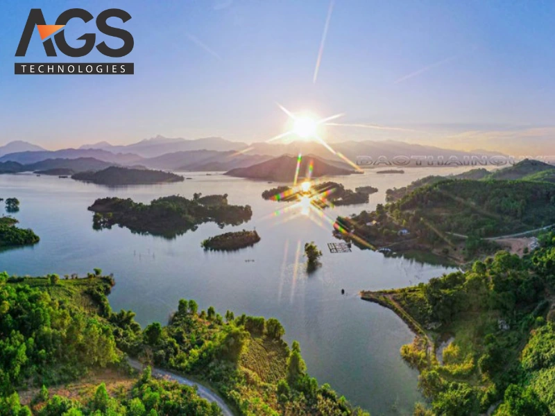 Núi Cốc (Hồ Núi Cốc / Núi Cốc Reservoir) 