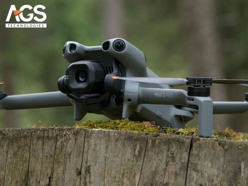 Mini 5 Pro sử dụng cảm biến CMOS loại 1/1.3 inch